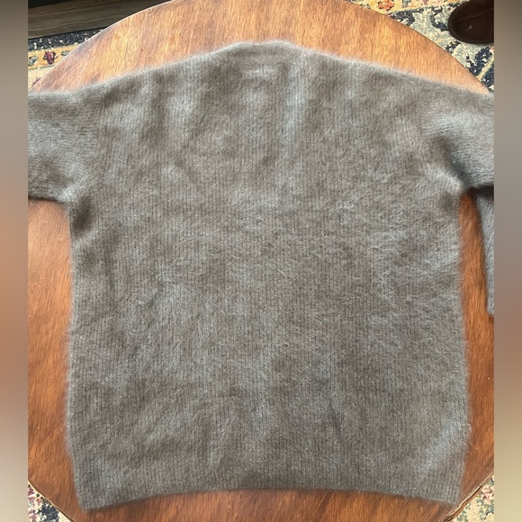 C.T. Plage Limited-Edition Raccoon Fur Brushed Knit Sweater – Grey – Size 36 - Picture 10 of 13